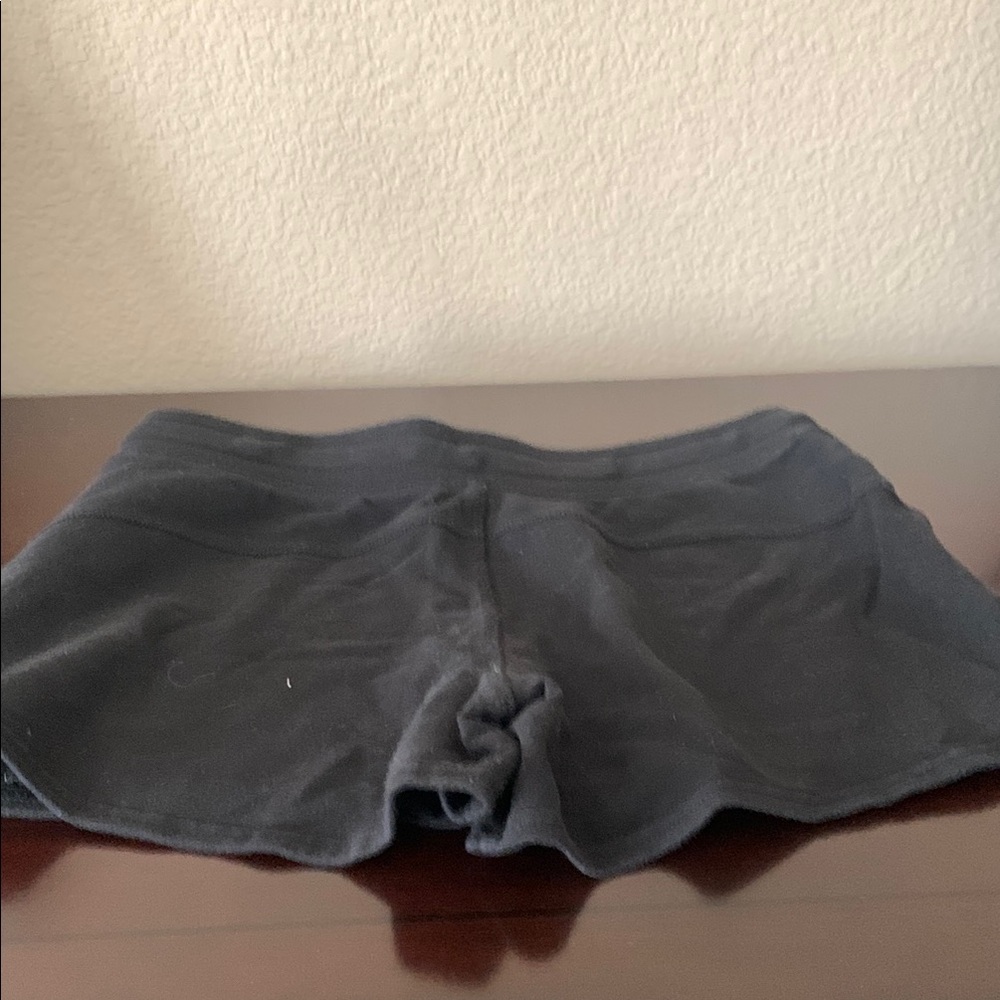 Alo Yoga Black Women's Shorts - Picture 5 of 5